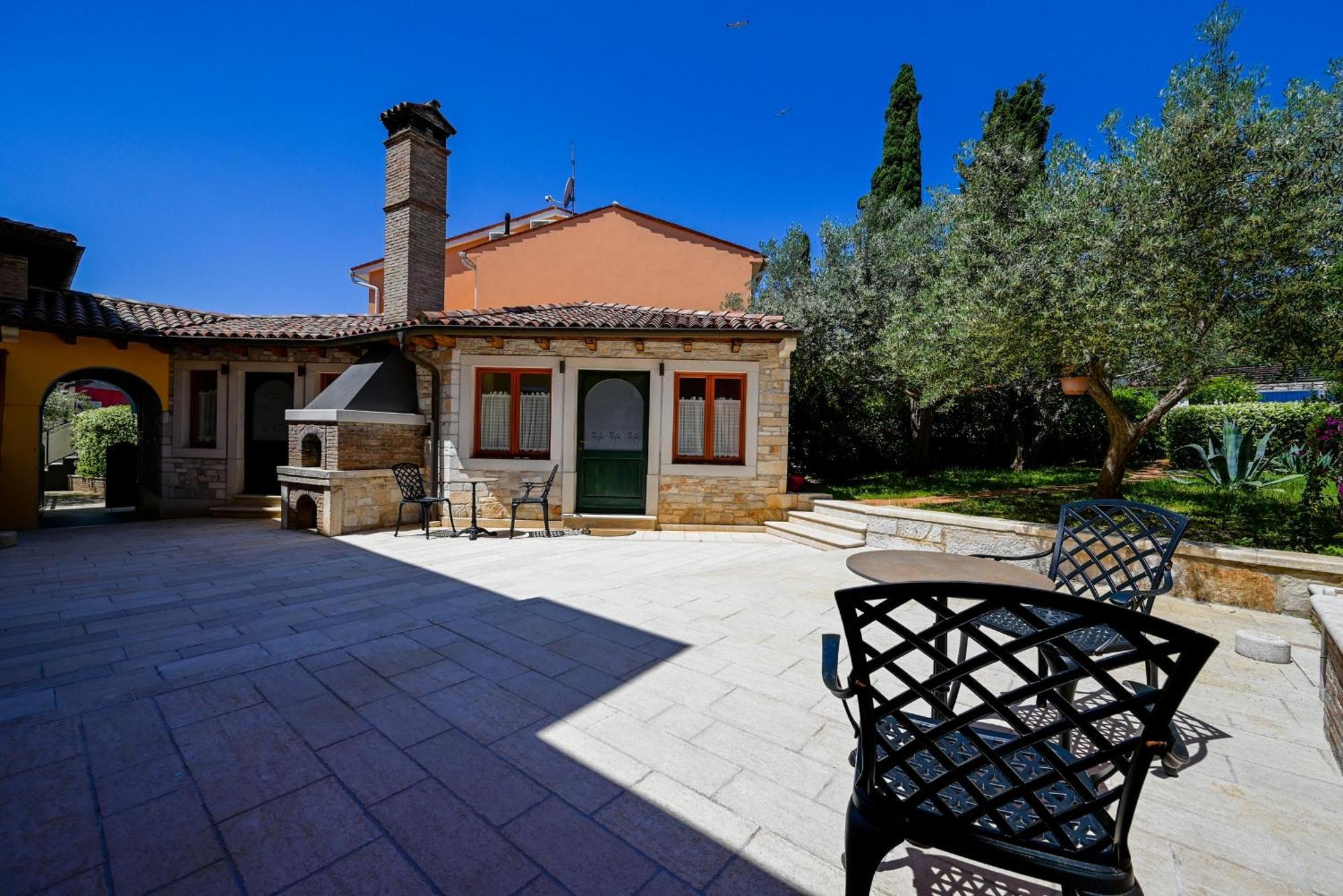 Casa Degli Artisti Hotel Rovinj Exterior photo